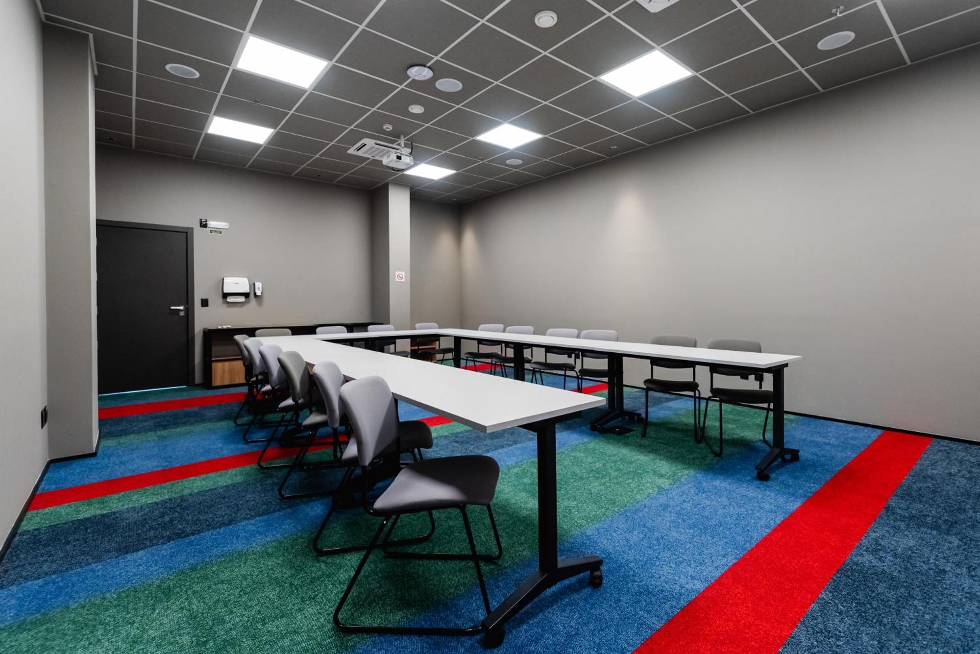 Ibis Hotel 3*